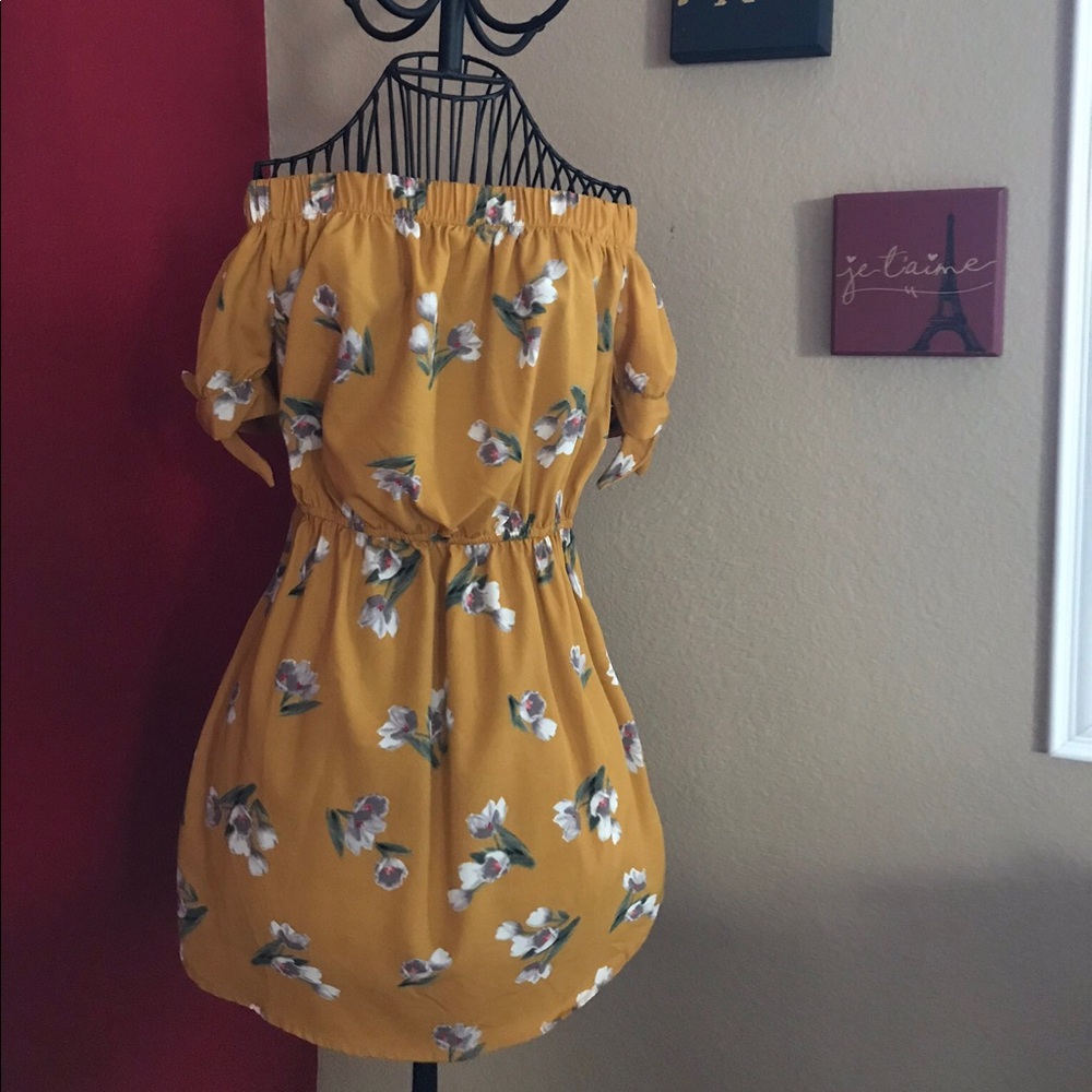 Women’s off shoulder mini dress